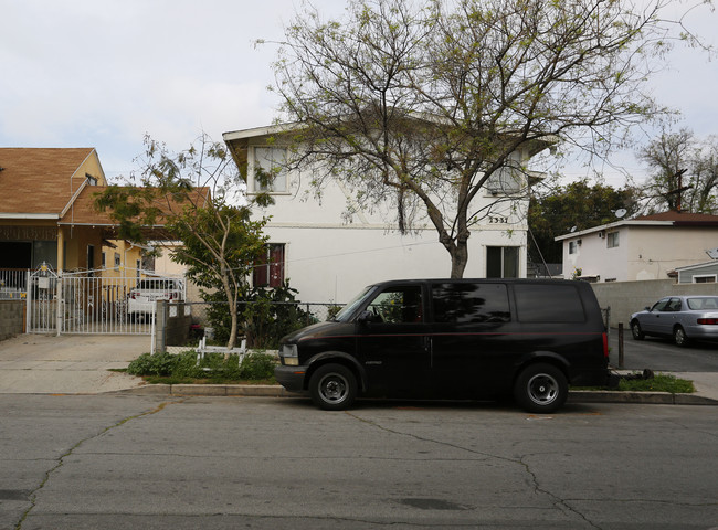 2337 Niagara St in Burbank, CA - Building Photo - Building Photo