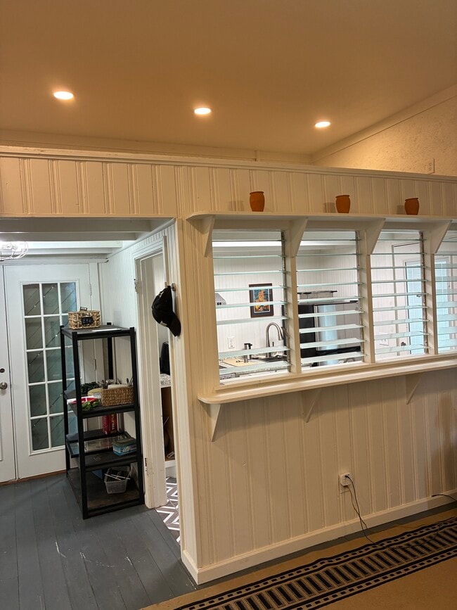 property at 112 E Scott St