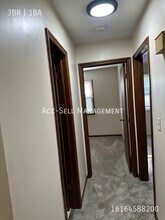 5798 Christie Ave SE in Kentwood, MI - Building Photo - Building Photo