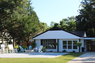 1139 N Bayshore Dr in Valparaiso, FL - Building Photo - Building Photo