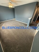 511 Sky Vue Dr in Raymore, MO - Building Photo - Building Photo