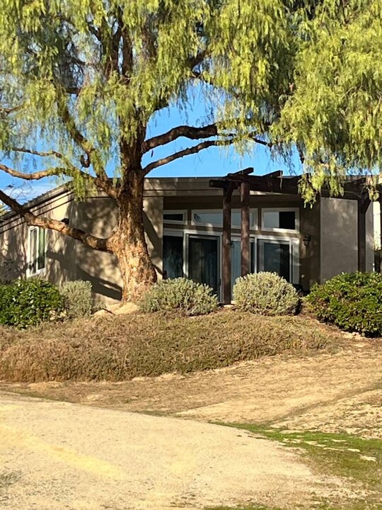 8650 Centra Rd, Unit Casita in Paso Robles, CA - Building Photo