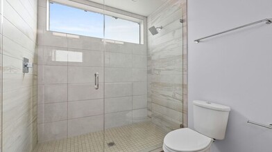 2035A NW 62nd St in Seattle, WA - Foto de edificio - Building Photo