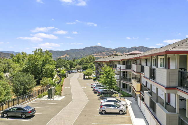 Avenue Heights Apartments Building 1 in Buellton, CA - Foto de edificio - Building Photo