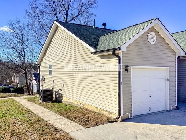 1139 Commons Ct in Jonesboro, GA - Foto de edificio - Building Photo