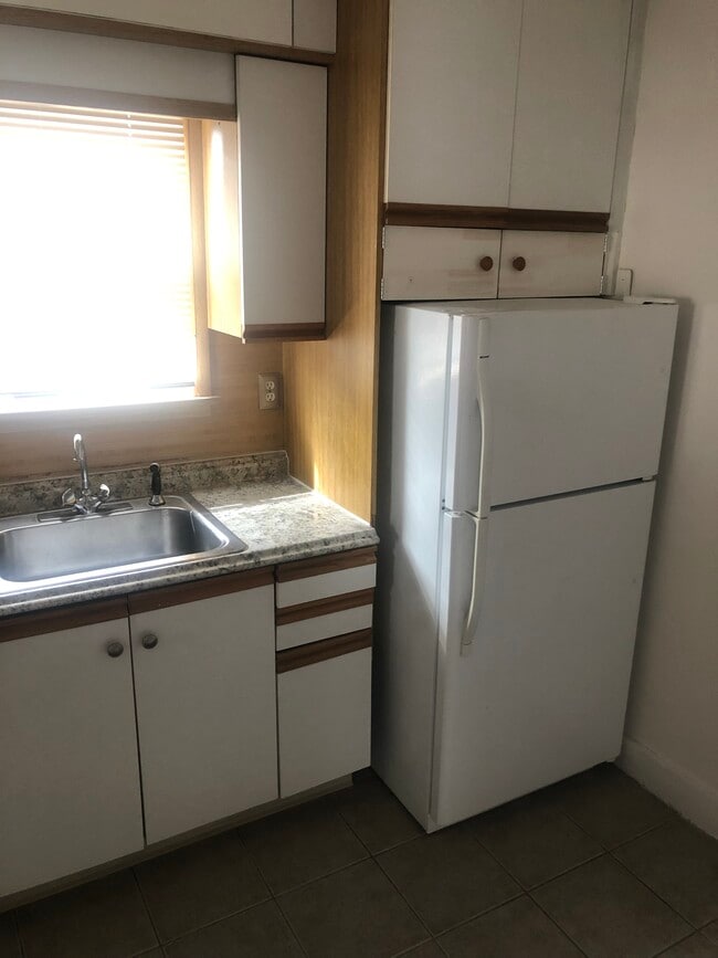 26-2 Cooper St, Unit Cooper in North Providence, RI - Foto de edificio - Building Photo