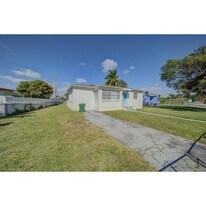 1471 NW 93rd St in Miami, FL - Building Photo