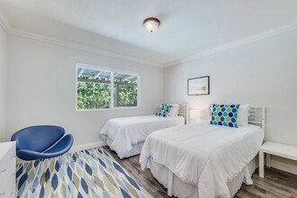 3760 E Calle San Antonio in Palm Springs, CA - Building Photo - Building Photo
