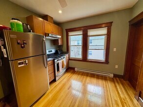 141 Walworth St, Unit 2 in Boston, MA - Foto de edificio - Building Photo