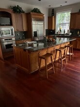 14267 Uplands Dr in Lake Oswego, OR - Building Photo - Building Photo