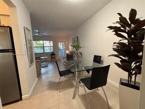500 LAYNE in Hallandale Beach, FL - Building Photo - Building Photo
