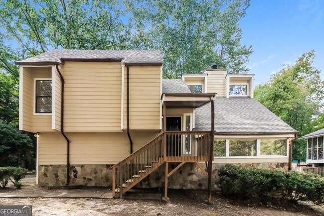 961 Woodmont Dr