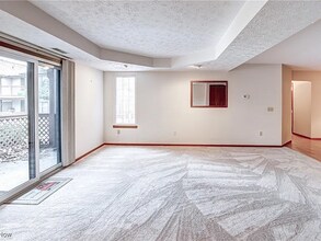 8621 Scenicview Dr in Broadview Heights, OH - Building Photo - Building Photo