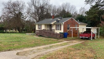 422 Lamont St in Raleigh, NC - Building Photo