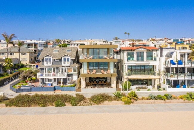 716 The Strand in Manhattan Beach, CA - Foto de edificio - Building Photo