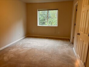 6873 Brittany Rock Way in Anchorage, AK - Building Photo - Building Photo