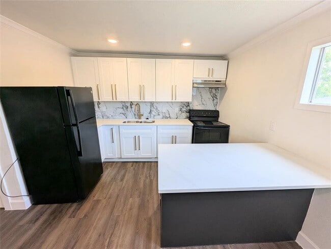 2306 Garvey Dr