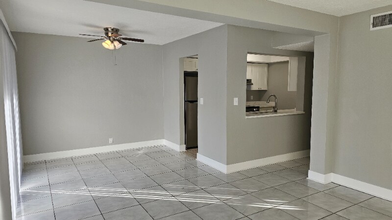 705 James St in Dunedin, FL - Building Photo