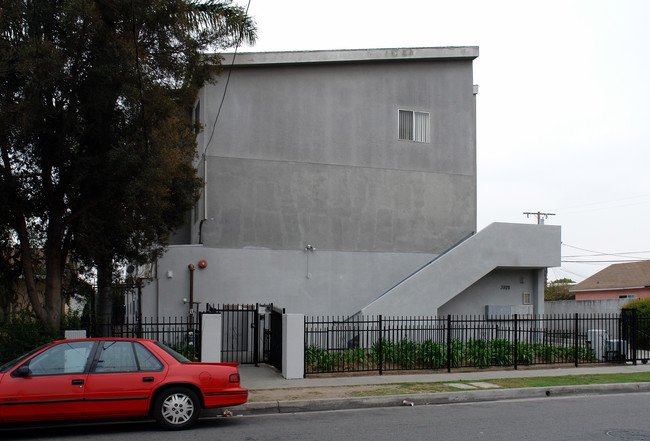 3928 W. 107th St. in Inglewood, CA - Building Photo - Building Photo