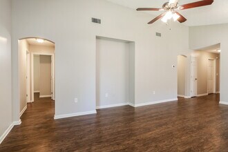 4268 Hanging Moss Dr in Orange Park, FL - Building Photo - Building Photo