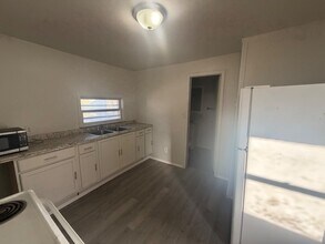 601 N Grandview St in Hutchinson, KS - Building Photo - Building Photo