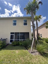 2806 Blossom Wy in Naples, FL - Foto de edificio - Building Photo