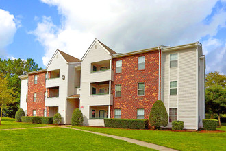 Mill Creek Apartments in Chesapeake, VA - Building Photo - Building Photo