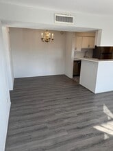 10603 S Wilcrest Dr in Houston, TX - Building Photo - Building Photo