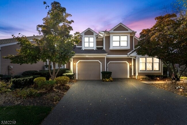 property at 7 N Stone Edge Rd