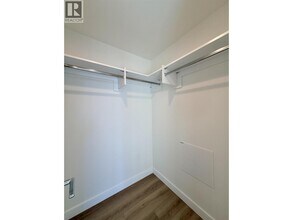 6075 Wilson Ave in Burnaby, BC - Building Photo - Building Photo