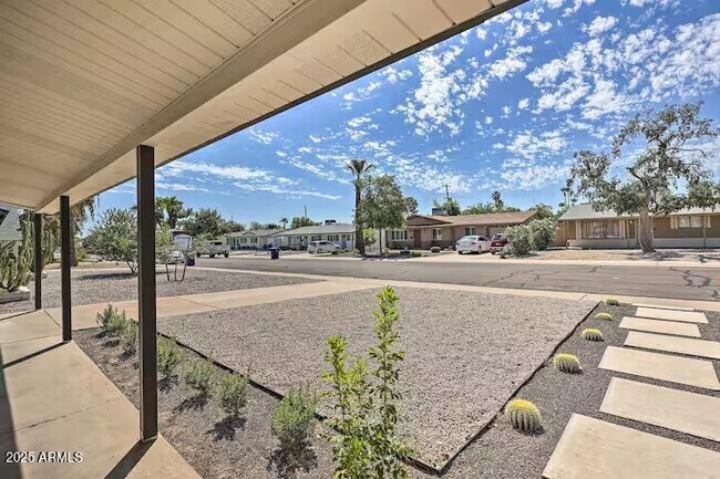 310 E Papago Dr in Tempe, AZ - Building Photo - Building Photo