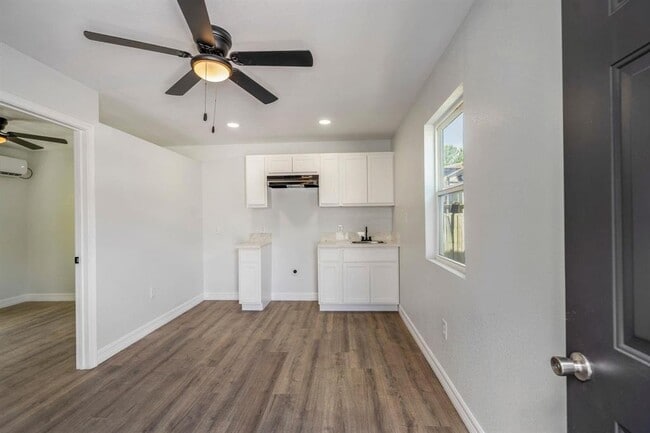 7836 Ave E in Houston, TX - Building Photo - Building Photo