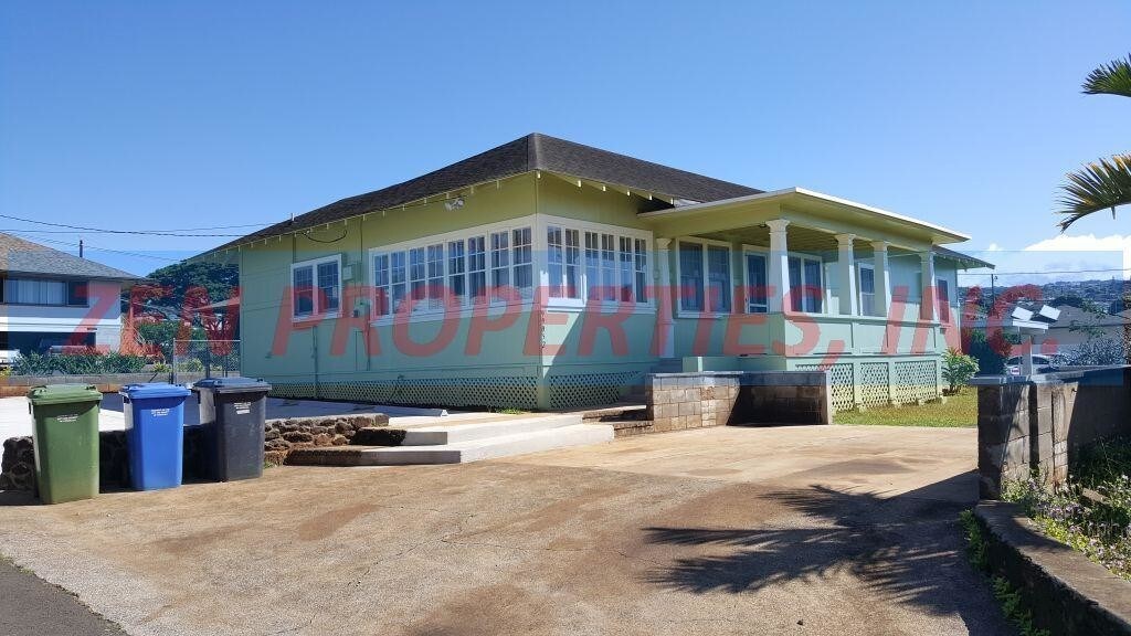99-52 Moanalua Rd in Aiea, HI - Building Photo