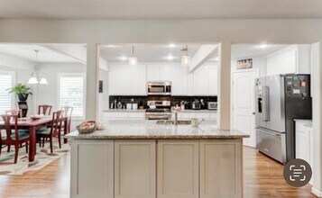 2933 S Hills Ave in Fort Worth, TX - Building Photo - Building Photo