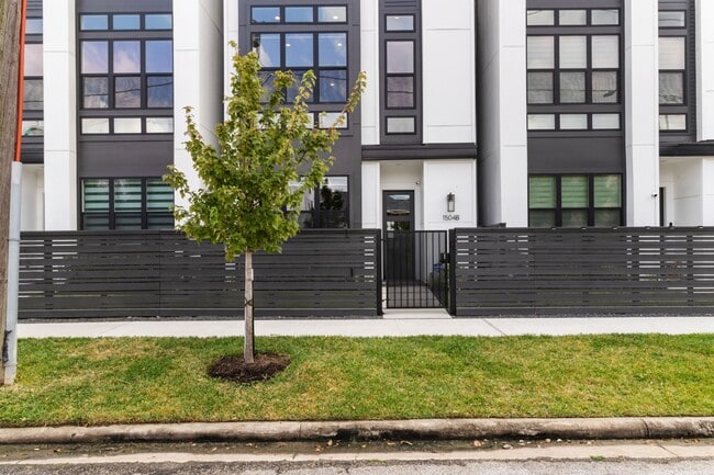 property at 1504 Ennis St