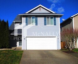 2249 SW Siskin Cir in Port Orchard, WA - Building Photo