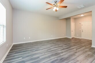 481 Scotland Dr in Dallas, GA - Foto de edificio - Building Photo