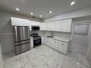 345 SW 49th Ave in Coral Gables, FL - Building Photo - Building Photo