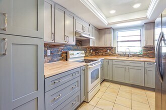 1403 56th St W in Bradenton, FL - Building Photo - Building Photo