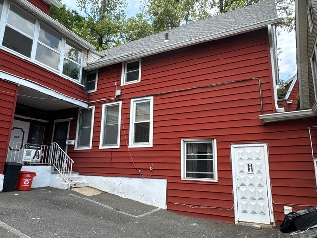 414 Undercliff Ave, Unit 414A