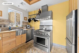 35 W 94th St in New York, NY - Building Photo - Building Photo