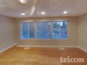 7213 NW Rhododendron Pl in Bremerton, WA - Building Photo - Building Photo