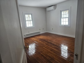 15 Shore Rd in Southwick, MA - Building Photo - Building Photo