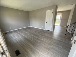 615 Moss Oak Ave in Columbus, OH - Building Photo - Building Photo
