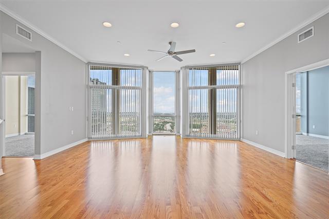 500 Throckmorton St in Fort Worth, TX - Building Photo
