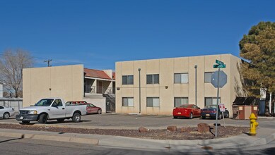 Tres Caminos in Albuquerque, NM - Building Photo - Building Photo