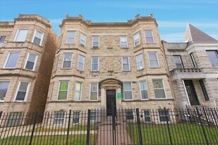 3133 W Augusta Blvd in Chicago, IL - Building Photo