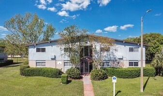 1695 Lee Rd in Winter Park, FL - Building Photo