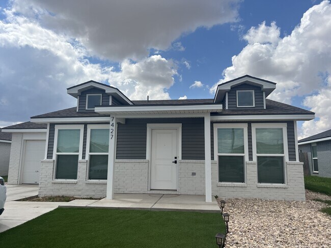 7427 35th St in Lubbock, TX - Building Photo - Building Photo