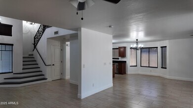 4414 W Donner Dr in Phoenix, AZ - Building Photo - Building Photo